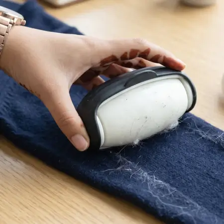 f5phdzgZay9Ikhk87qHJiJ0sPXHb5EOyLGrPluQR.webp Penguin Reusable Lint Roller – Portable Washable Pet Hair & Dust Remover for Clothes, Sofa & Home Cleaning ( default, OS )