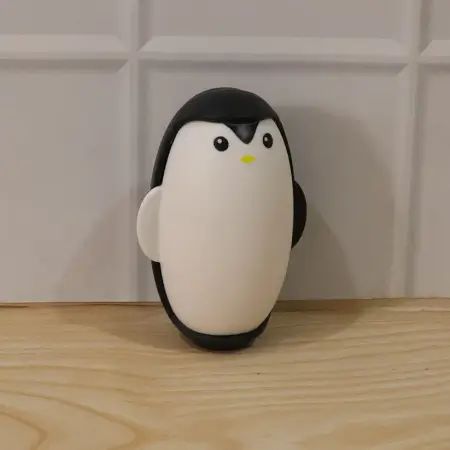 ySsxxpKe2yizhVjOL4y5l4SRzzp3E5or3uXZz868.webp Penguin Reusable Lint Roller – Portable Washable Pet Hair & Dust Remover for Clothes, Sofa & Home Cleaning ( default, OS )